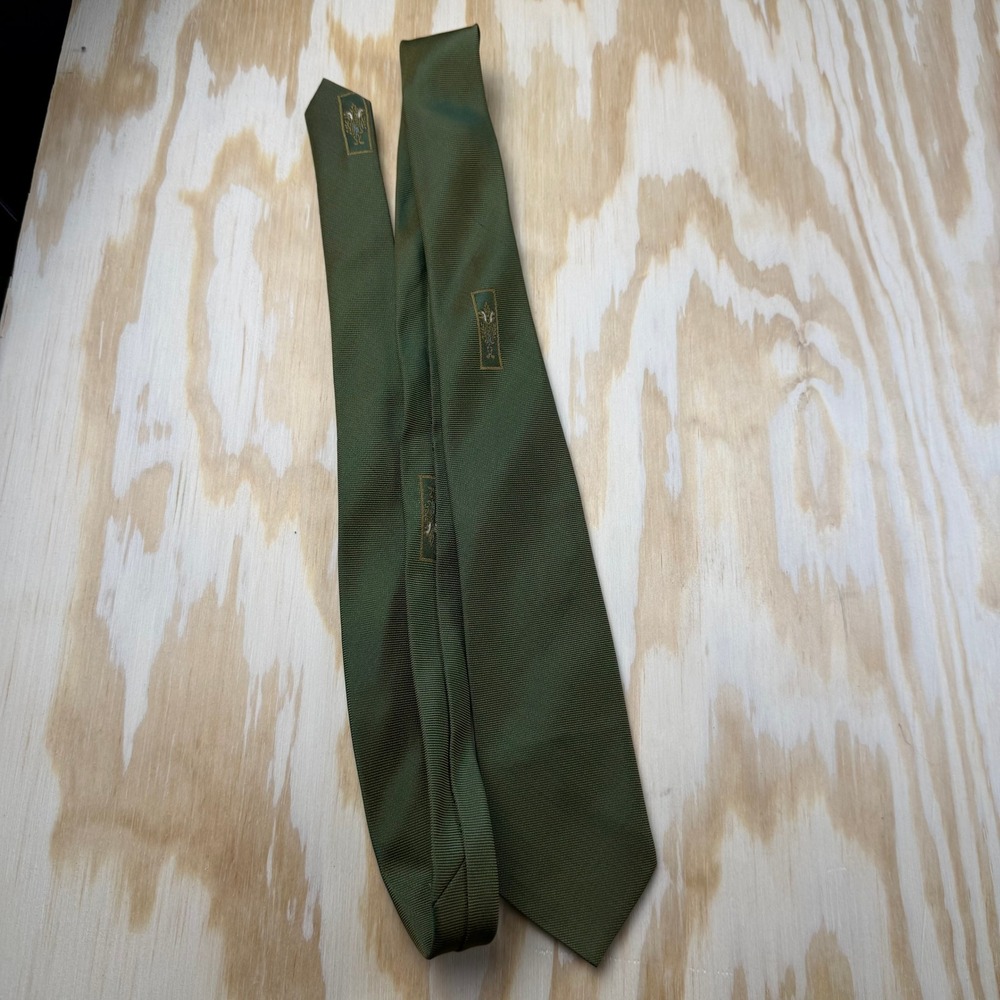 Vintage Wembley Mens Tie Olive Green Embroidered Crest Ribbed Retro Accessory